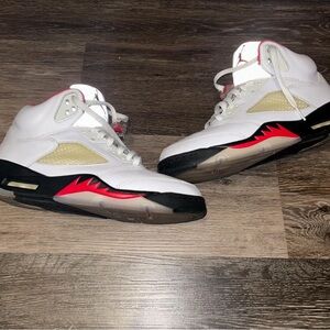 Jordan 5 Fire Reds